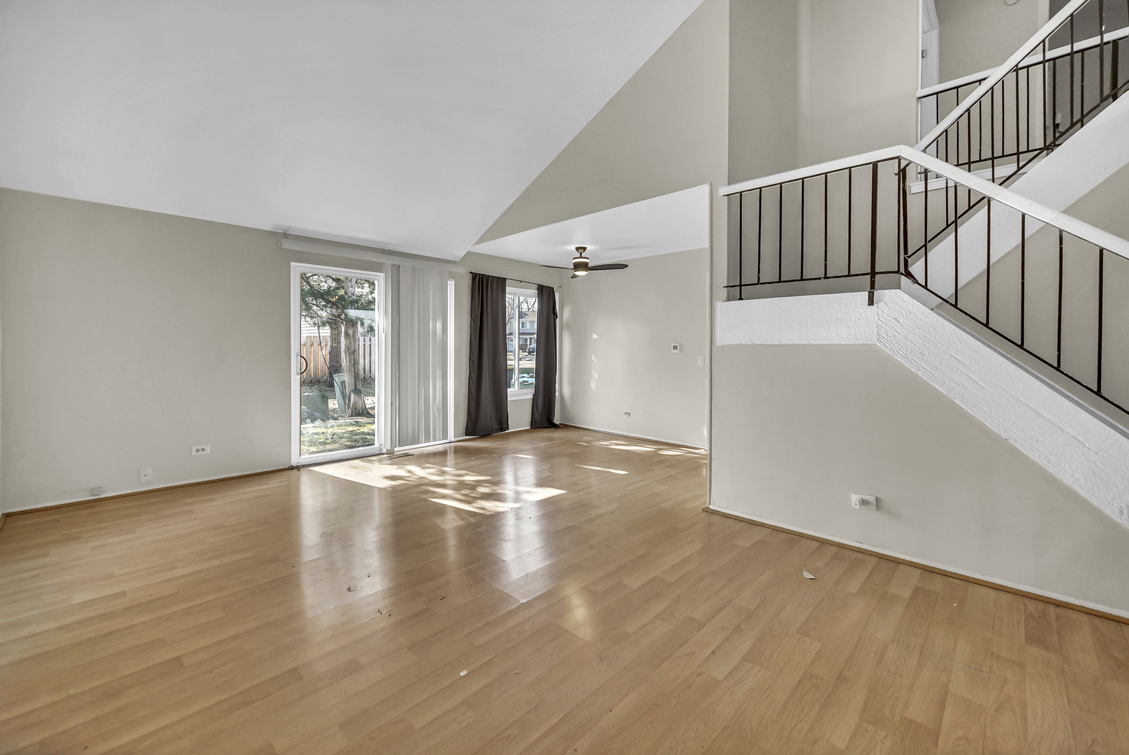 Photo 3 of Townhouse for sale at 545 Alton Ct, Carol Stream, IL 60188 | MLS# 12764044 | Listing updated on 2026-09-24