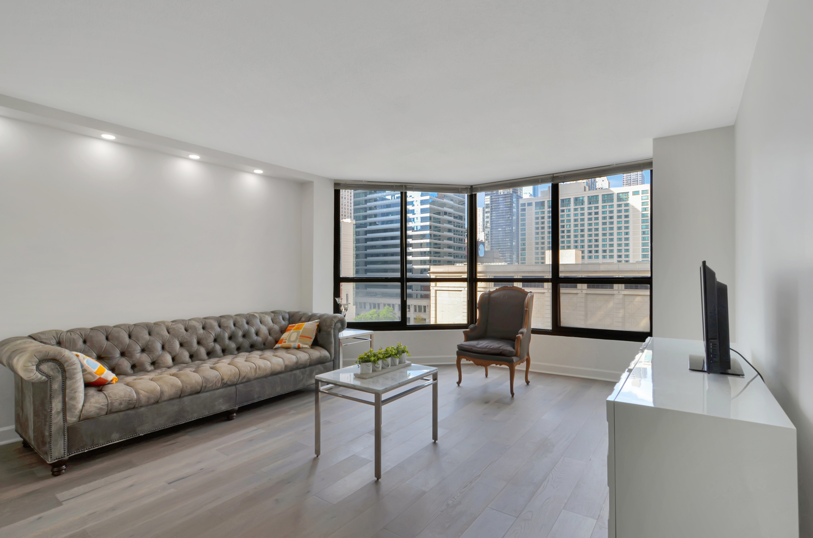 Photo 3 of Condo for sale at 405 N Wabash Ave #314, Chicago, IL 60611 | MLS# 12764114 | Listing updated on 2026-09-24