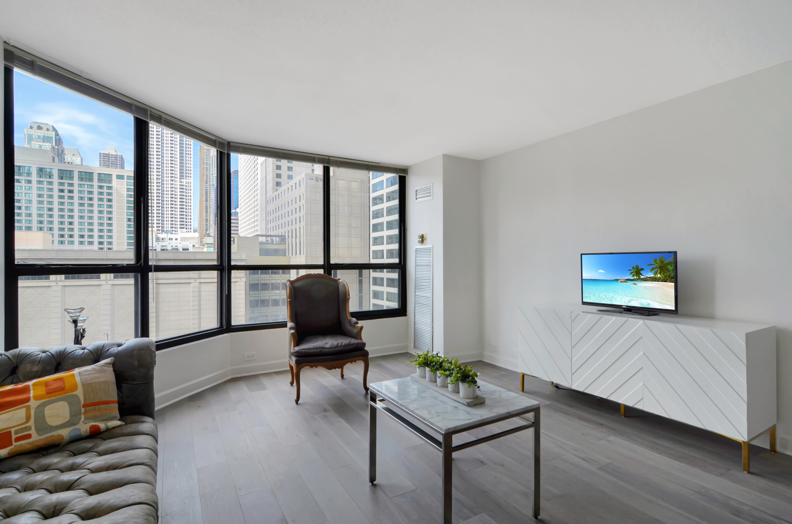 Photo 4 of Condo for sale at 405 N Wabash Ave #314, Chicago, IL 60611 | MLS# 12764114 | Listing updated on 2026-09-24