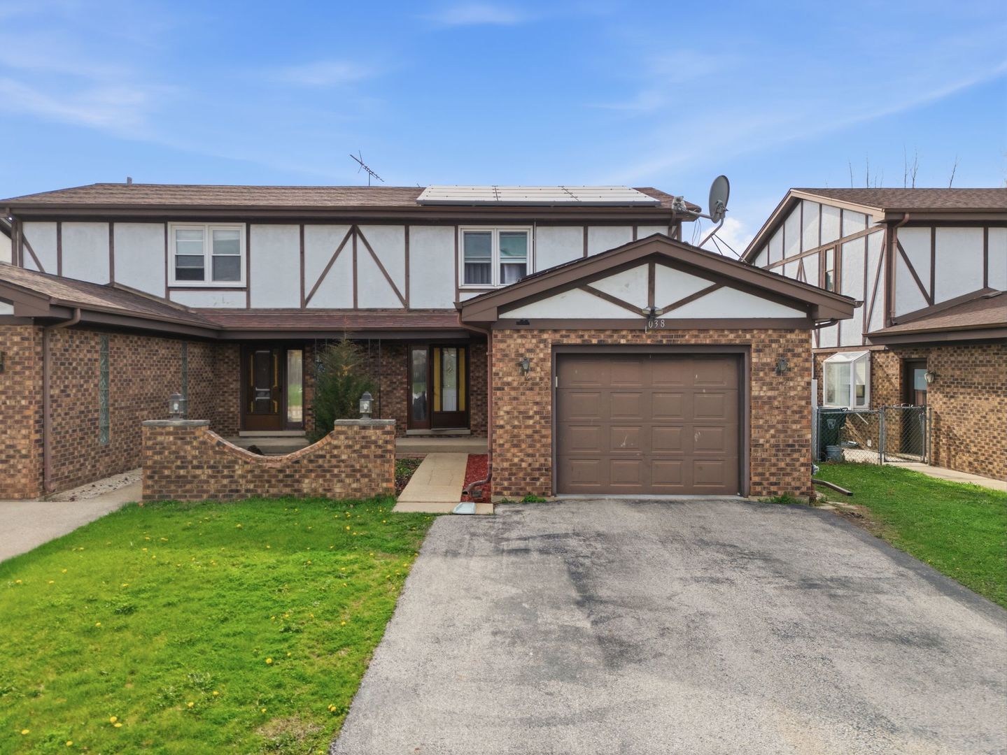 Photo 3 of Townhouse for sale at 1038 S Hunt Clb Dr, Mount Prospect, IL 60056 | MLS# 12764242 | Listing updated on 2026-09-24