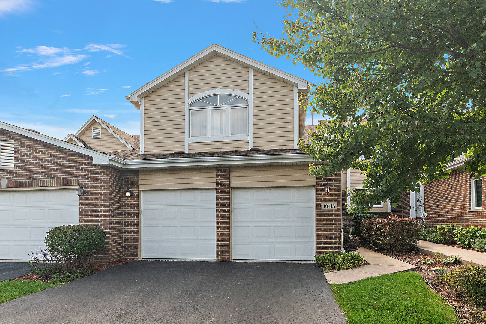 Photo 1 of Townhouse for sale at 19418 Cranfield Ln, Tinley Park, IL 60487 | MLS# 12764447 | Listing updated on 2026-09-24