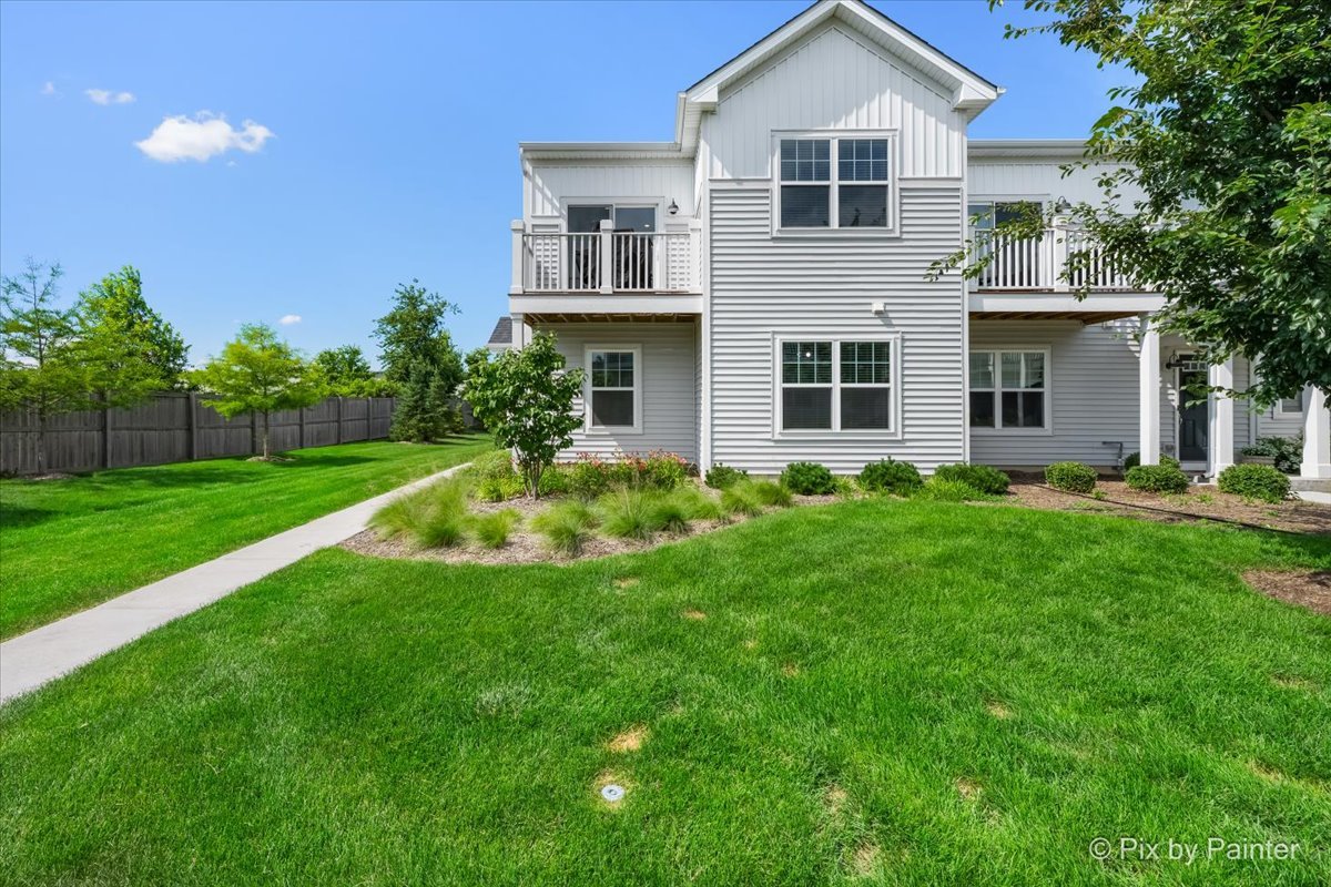 Photo 3 of Townhouse for sale at 466 Comstock Rd, South Elgin, IL 60177 | MLS# 12765002 | Listing updated on 2026-09-21