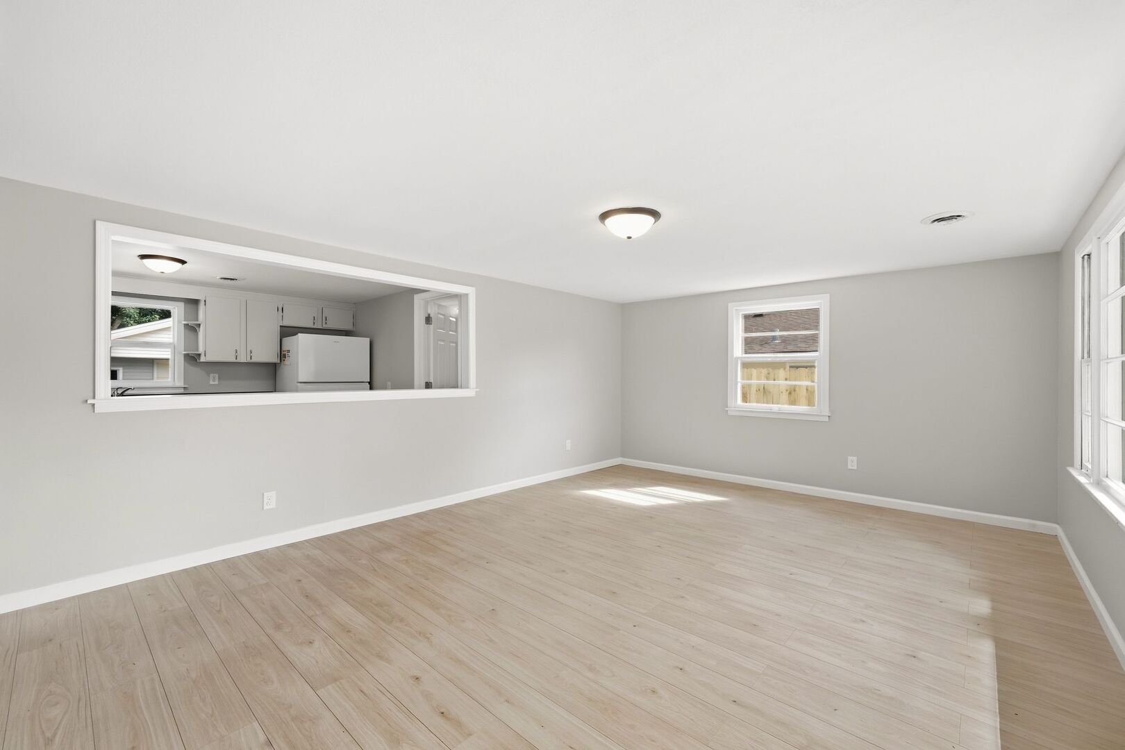 Photo 4 of Single family home for sale at 2027 Roberts St, Wilmington, IL 60481 | MLS# 12765208 | Listing updated on 2026-09-24