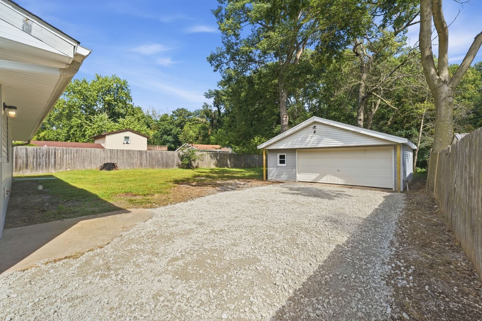Photo 3 of Single family home for sale at 2027 Roberts St, Wilmington, IL 60481 | MLS# 12765208 | Listing updated on 2026-09-24