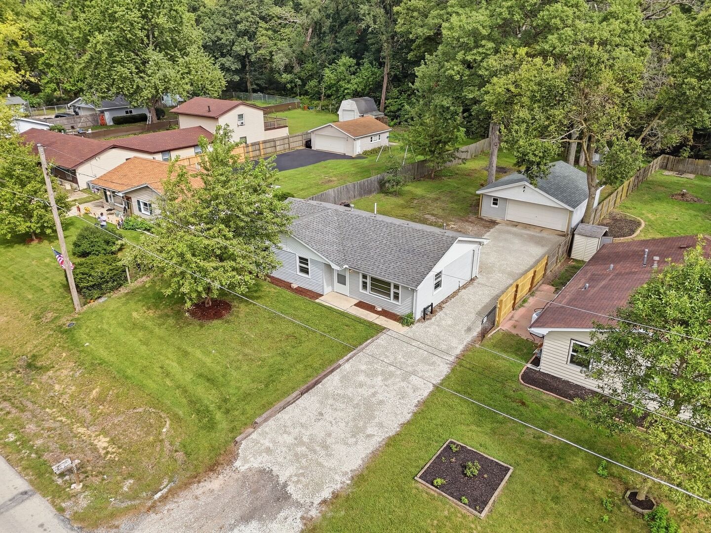 Photo 2 of Single family home for sale at 2027 Roberts St, Wilmington, IL 60481 | MLS# 12765208 | Listing updated on 2026-09-24