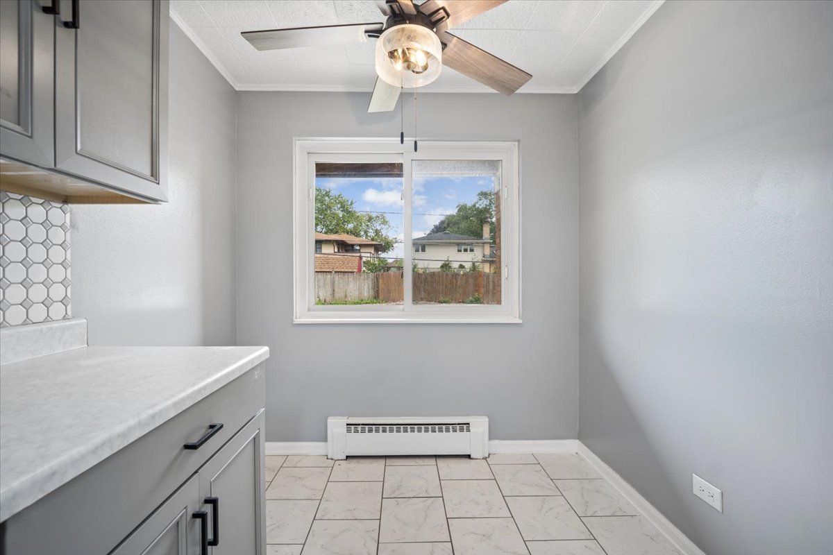 Listing Photo 5 - Condo for sale in building located at 681 Elmhurst Rd, Des Plaines, IL 60016 - Unit #C