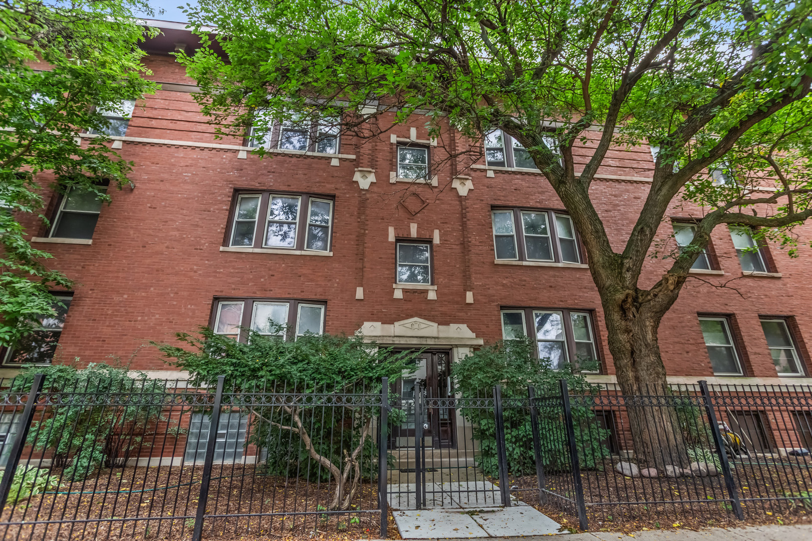 Condo for sale at 805 W Belle Plaine Ave #103, Chicago, IL 60613 | MLS# 12766424