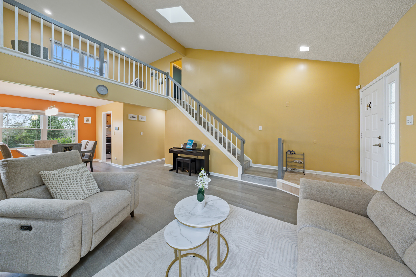 Photo 3 of Single family home for sale at 820 N Dexter Ln, Hoffman Estates, IL 60169 | MLS# 12767174 | Listing updated on 2026-09-24