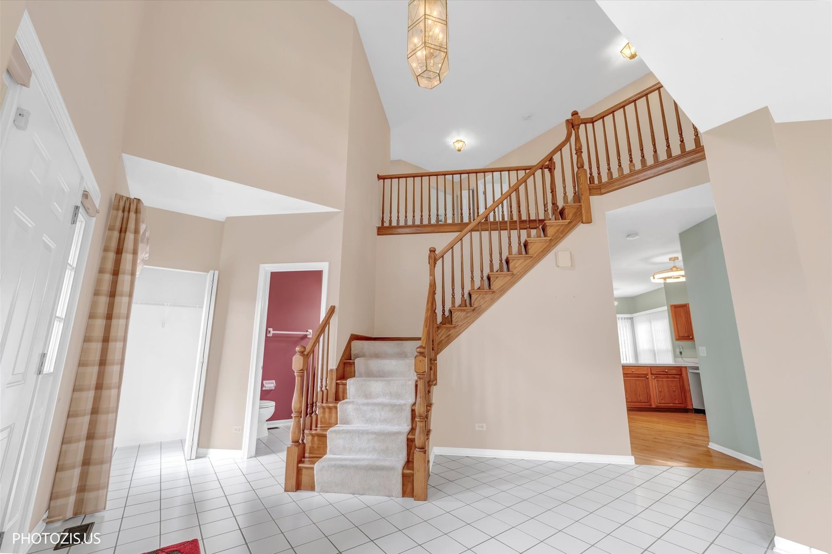 Photo 3 of Single family home for sale at 730 Castlerea Ln, Des Plaines, IL 60016 | MLS# 12767315 | Listing updated on 2026-09-24