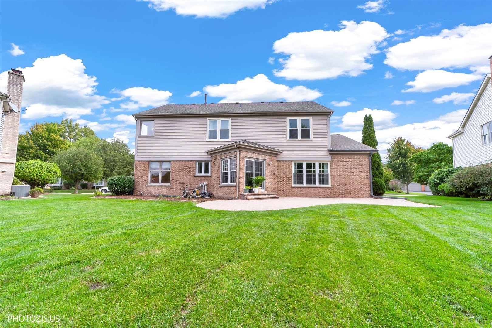 Photo 1 of Single family home for sale at 730 Castlerea Ln, Des Plaines, IL 60016 | MLS# 12767315 | Listing updated on 2026-09-24