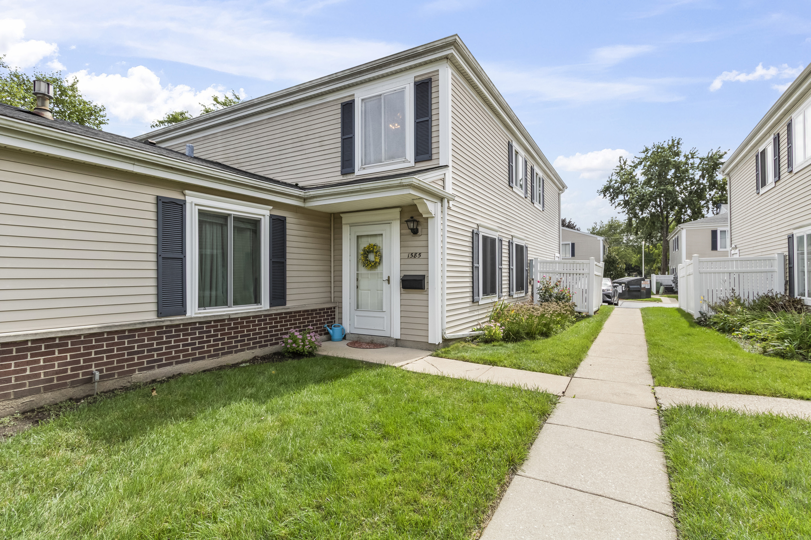 Photo 1 of Townhouse for sale at 1585 Cove Dr, Prospect Heights, IL 60070 | MLS# 12767668 | Listing updated on 2026-09-24