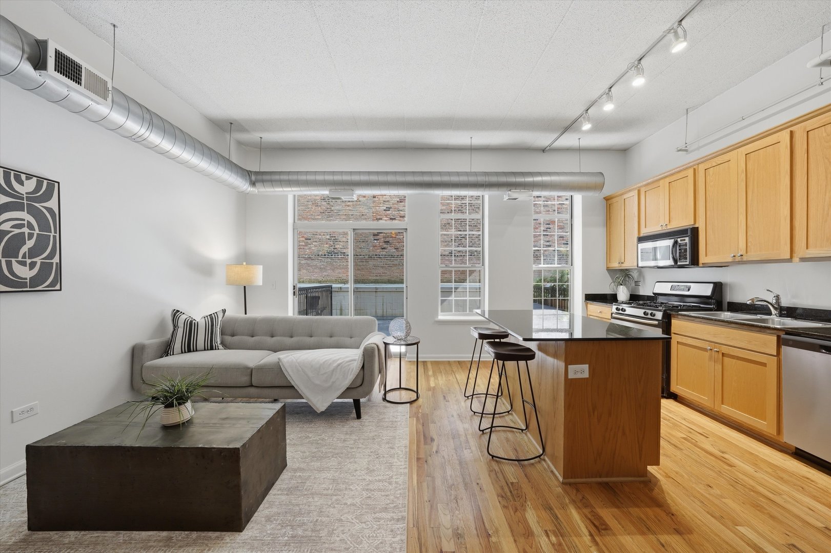 Photo 3 of Townhouse for sale at 1919 S Michigan Ave #208, Chicago, IL 60616 | MLS# 12768181 | Listing updated on 2026-09-24