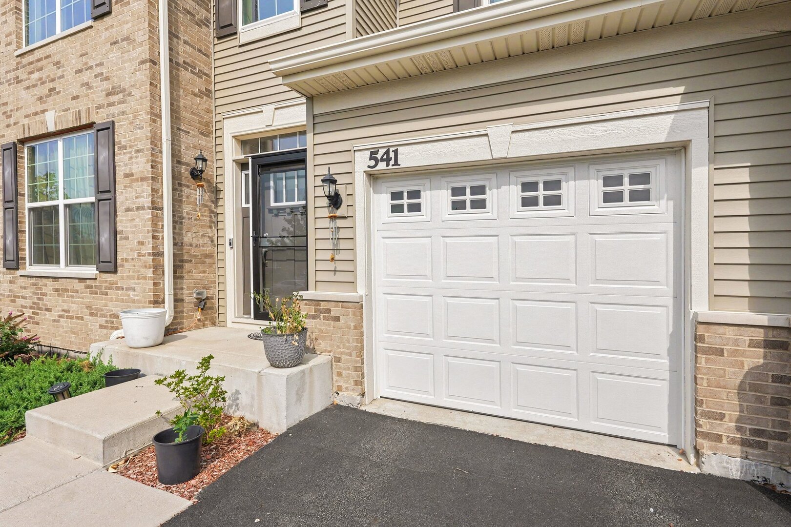 Photo 3 of Single family home for sale at 541 Ashworth Ln, Yorkville, IL 60560 | MLS# 12768216 | Listing updated on 2026-09-24