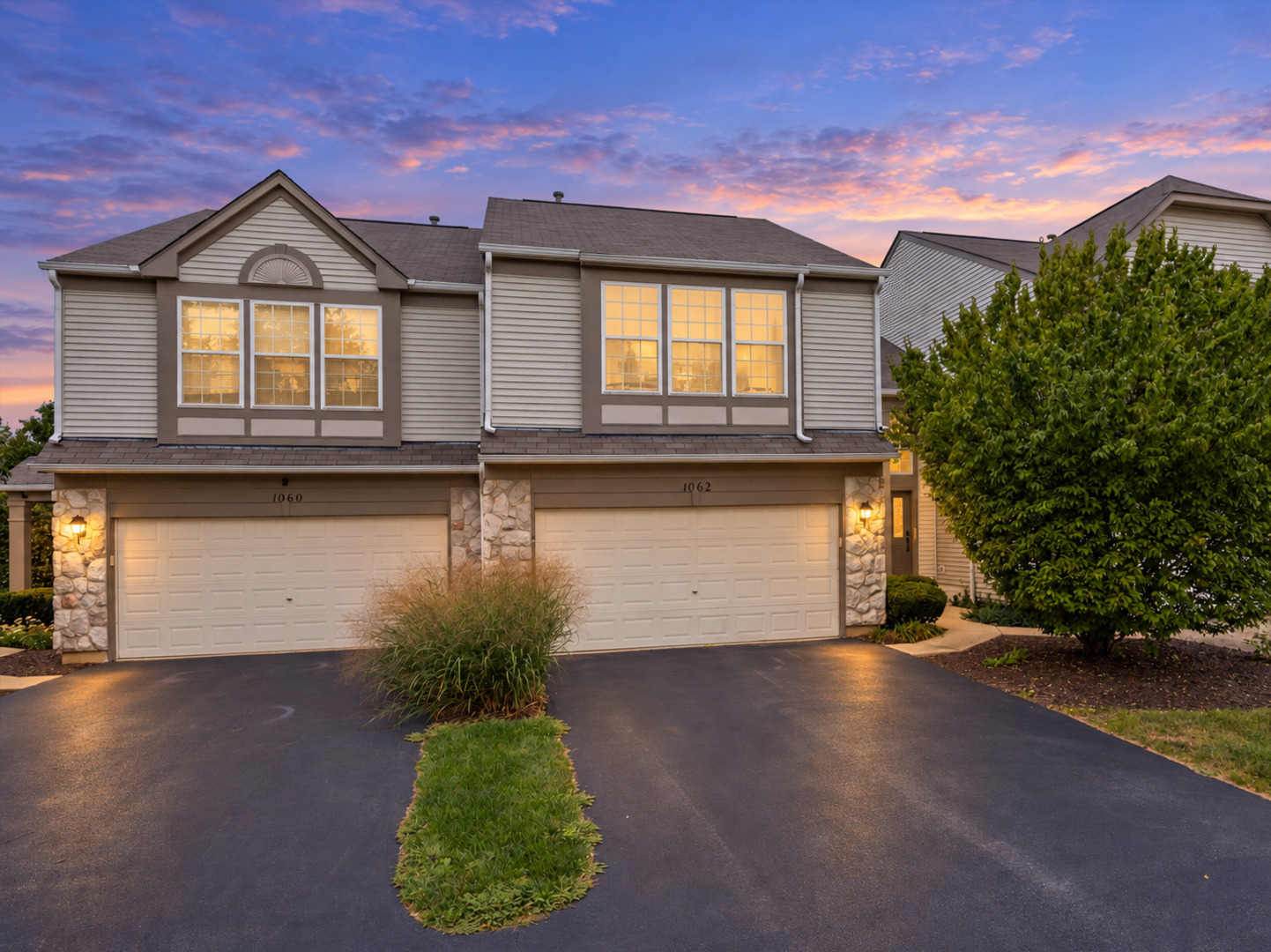 Townhouse for sale at 1062 Stamford Ct, Aurora, IL 60502 | MLS# 12768390