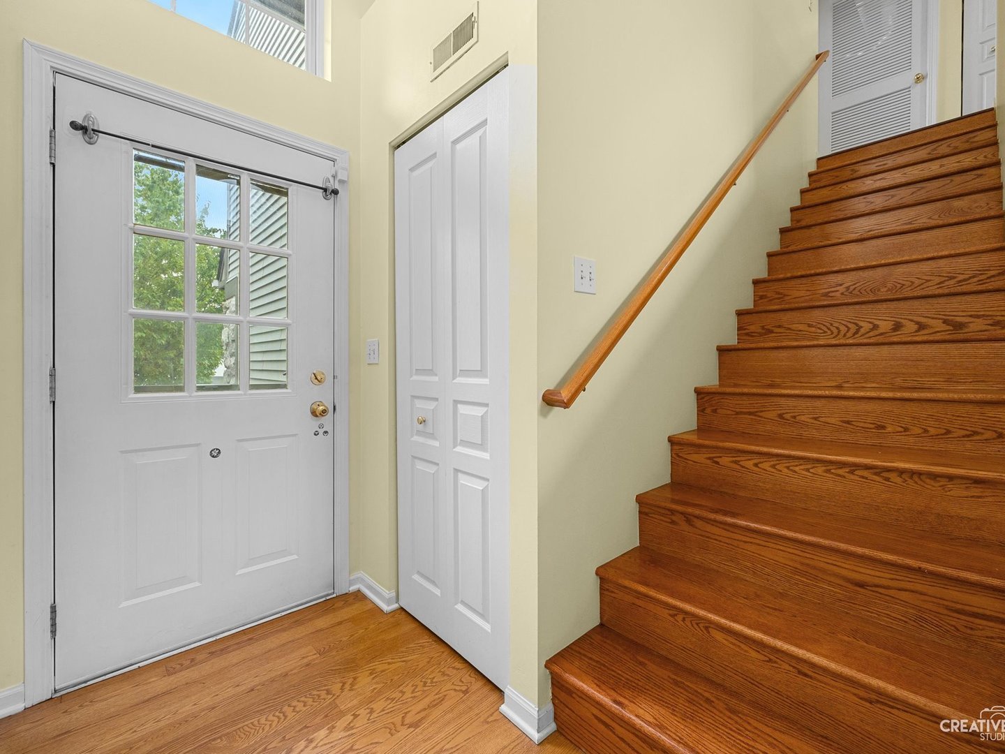 Photo 3 of Townhouse for sale at 1062 Stamford Ct, Aurora, IL 60502 | MLS# 12768390 | Listing updated on 2026-09-24