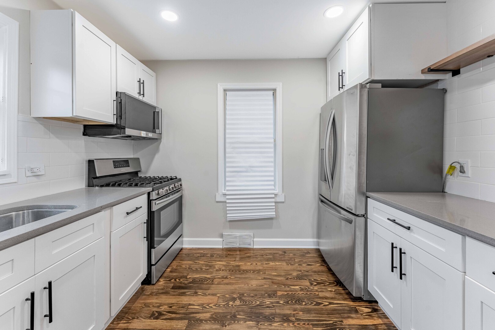 Photo 3 of Single family home for sale at 566 Hirsch Ave, Calumet City, IL 60409 | MLS# 12768586 | Listing updated on 2026-09-24