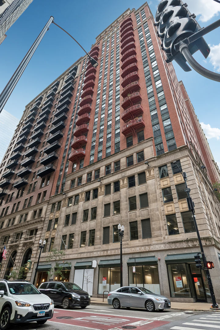 Condo for sale at 208 W Washington St #2001, Chicago, IL 60606 | MLS# 12768590