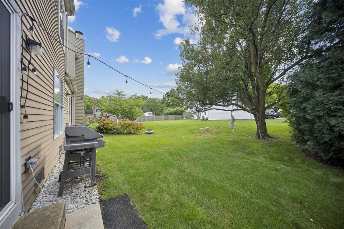 Photo 3 of Townhouse for sale at 1452 N Chelsea Ave, Palatine, IL 60067 | MLS# 12768591 | Listing updated on 2026-09-24