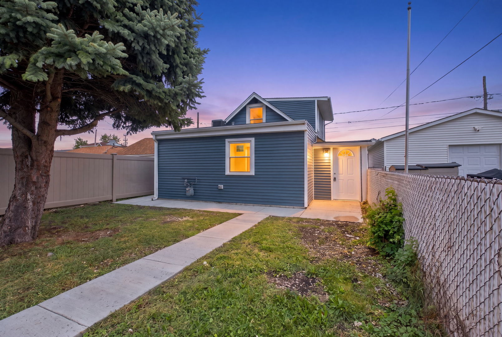 Single family home for sale at 6007 S Monitor Ave, Chicago, IL 60638 | MLS# 12768614
