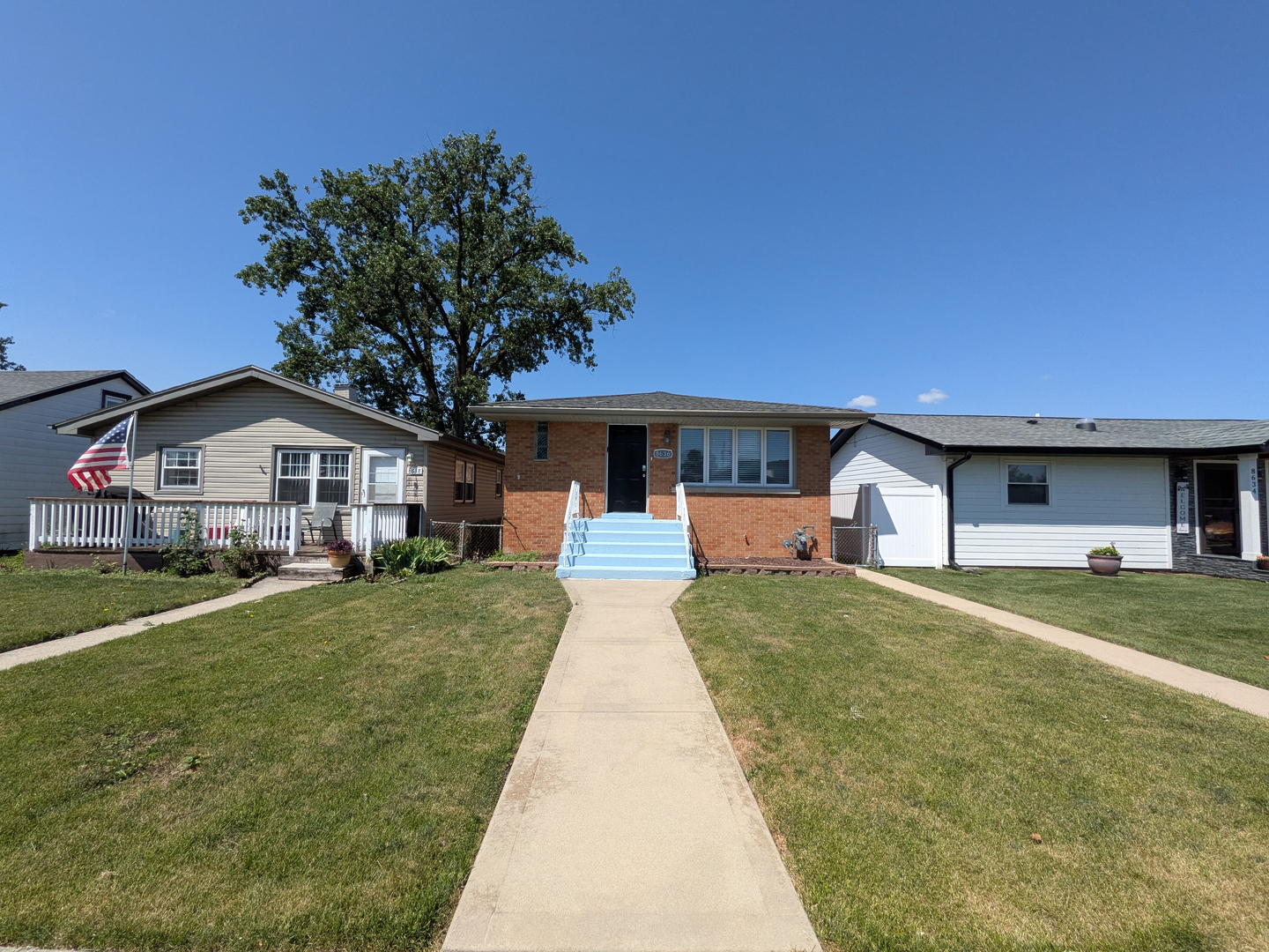 Single family home for sale at 8636 Massasoit Ave, Burbank, IL 60459 | MLS# 12768691