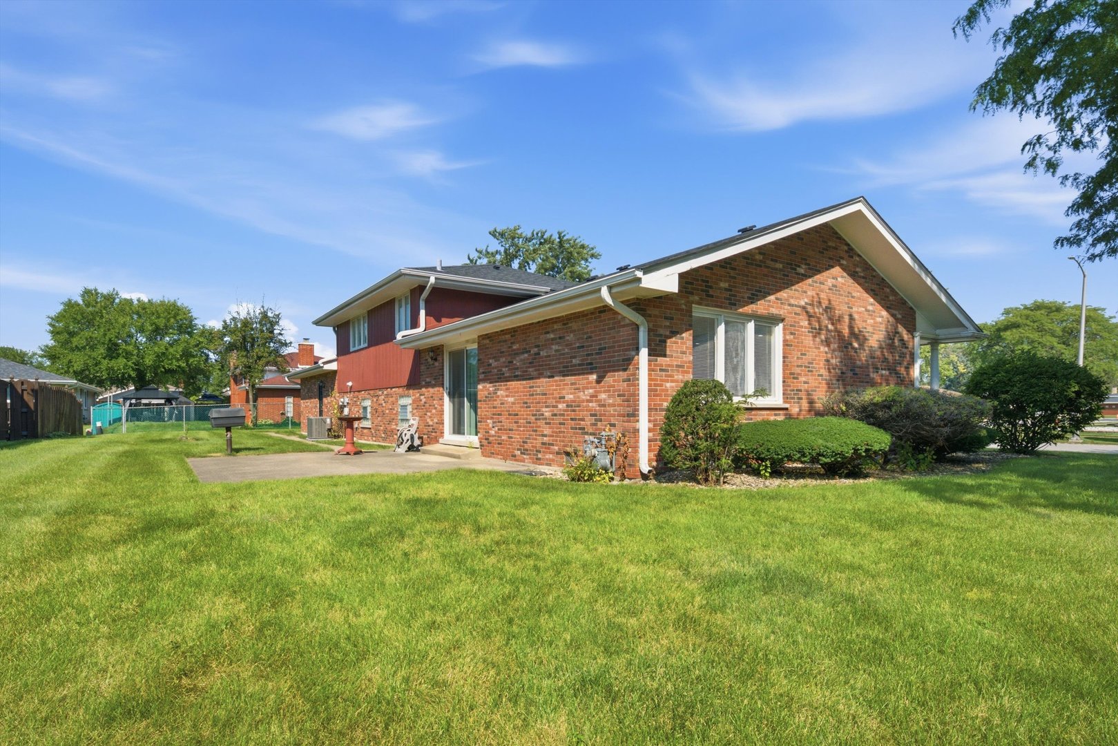 Photo 3 of Single family home for sale at 1103 E 166th Place, South Holland, IL 60473 | MLS# 12768736 | Listing updated on 2026-09-24