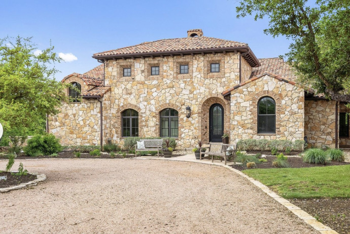 Single family home for sale at 808 Rivercliff Dr, Spicewood, TX 78669 | MLS# 12773317