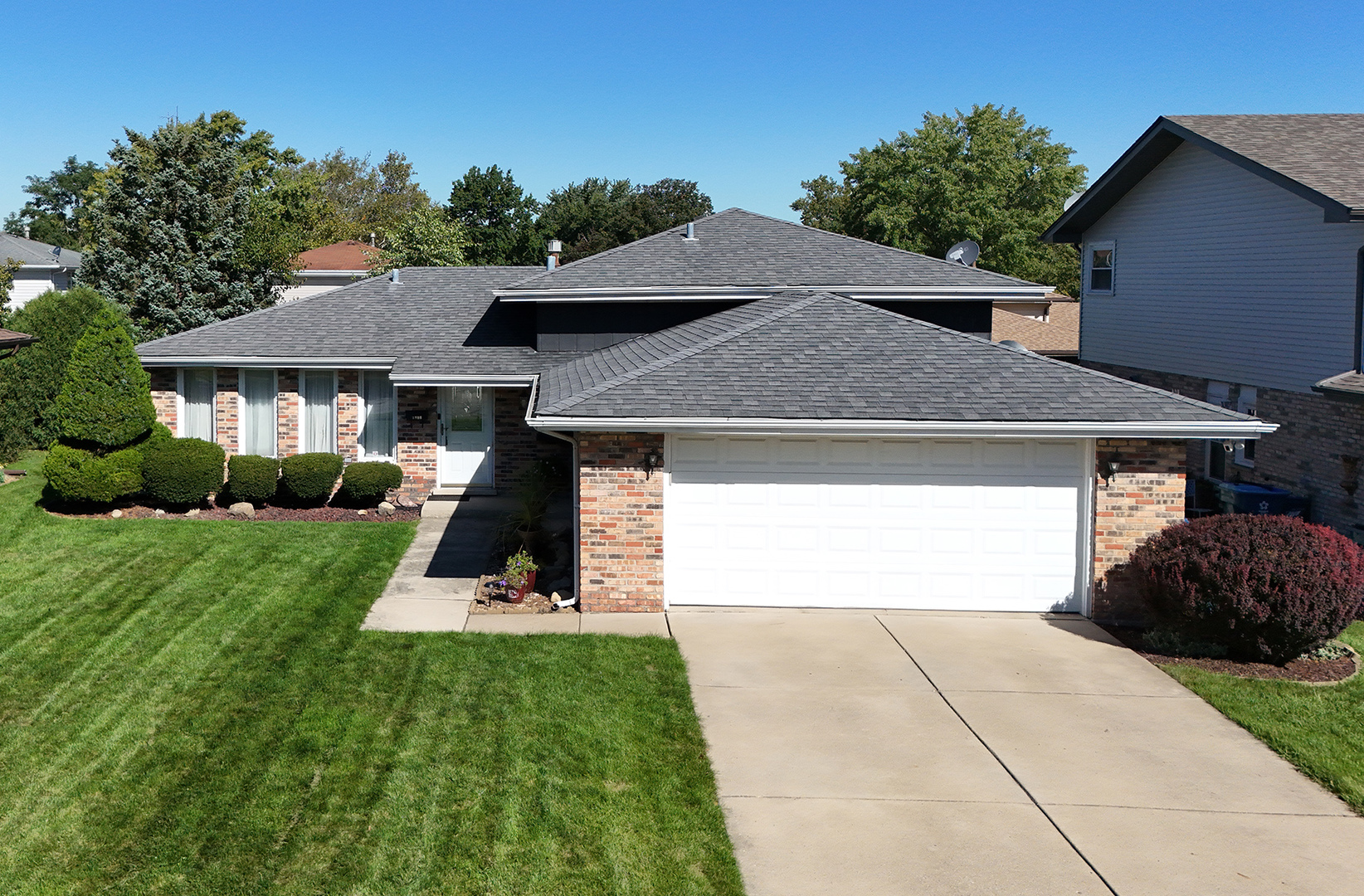 Photo 2 of Single family home for sale at 5840 W 126th Street, Alsip, IL 60803 | MLS# 12779428 | Listing updated on 2026-10-08