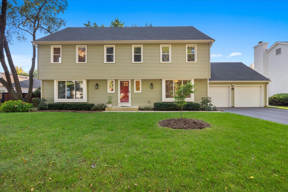 Single family home for sale at 550 Longmeadow Cir, St. Charles, IL 60174 | MLS# 12780025