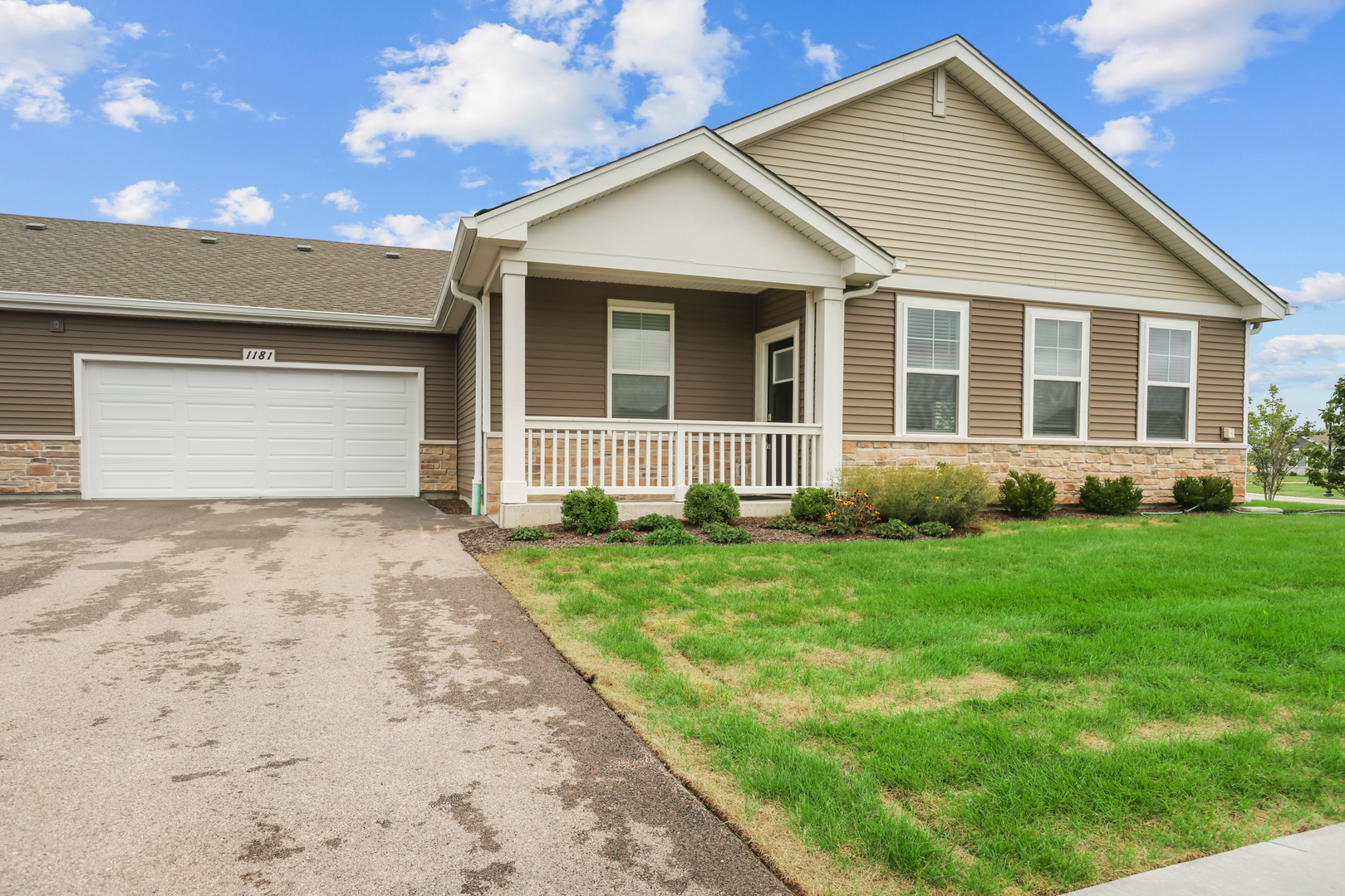 Townhouse for sale at 1181 Sonoma Ct, Pingree Grove, IL 60140 | MLS# 12780026