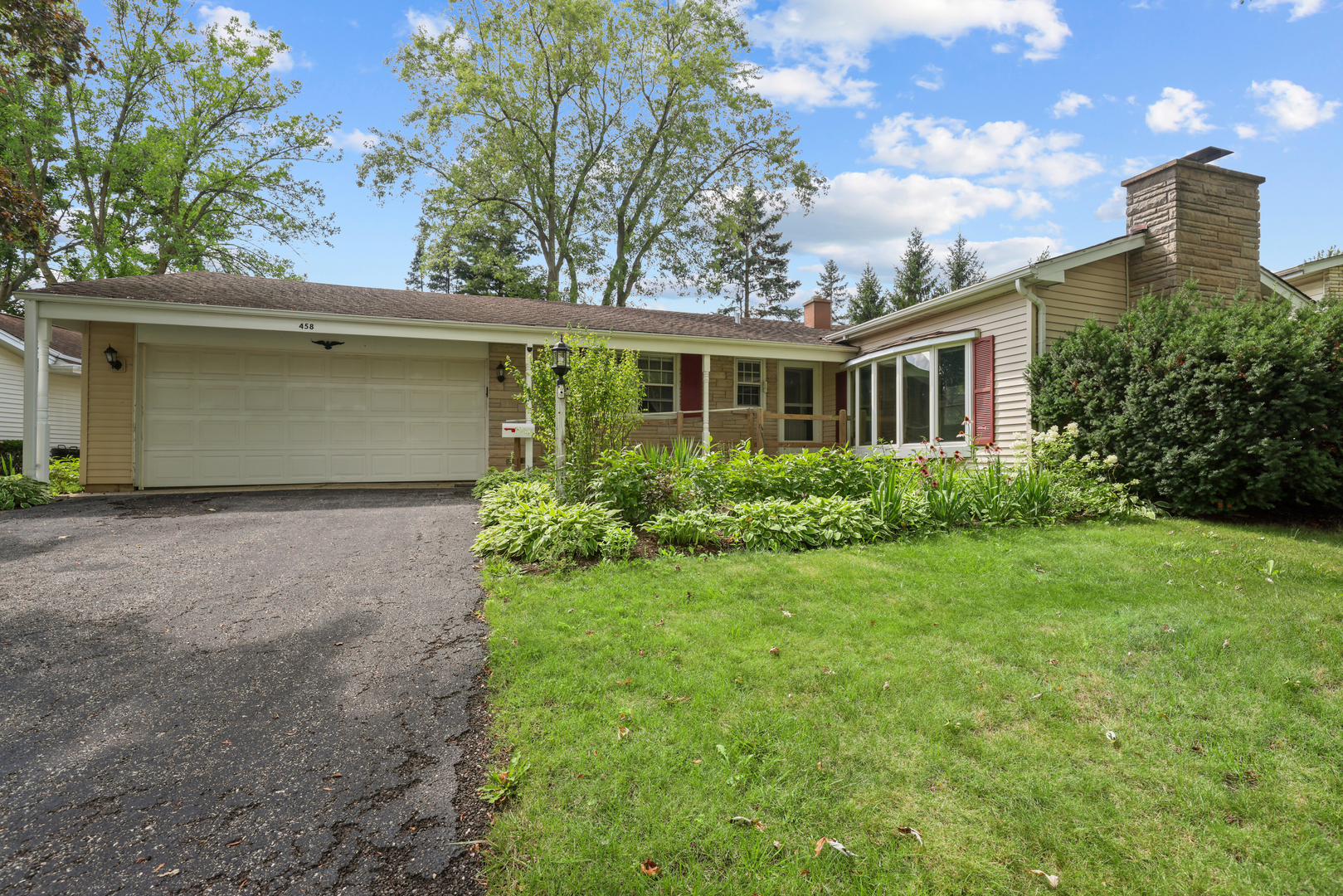 Photo 1 of Single family home for sale at 458 Patton Dr, Buffalo Grove, IL 60089 | MLS# 12780028 | Listing updated on 2026-10-08