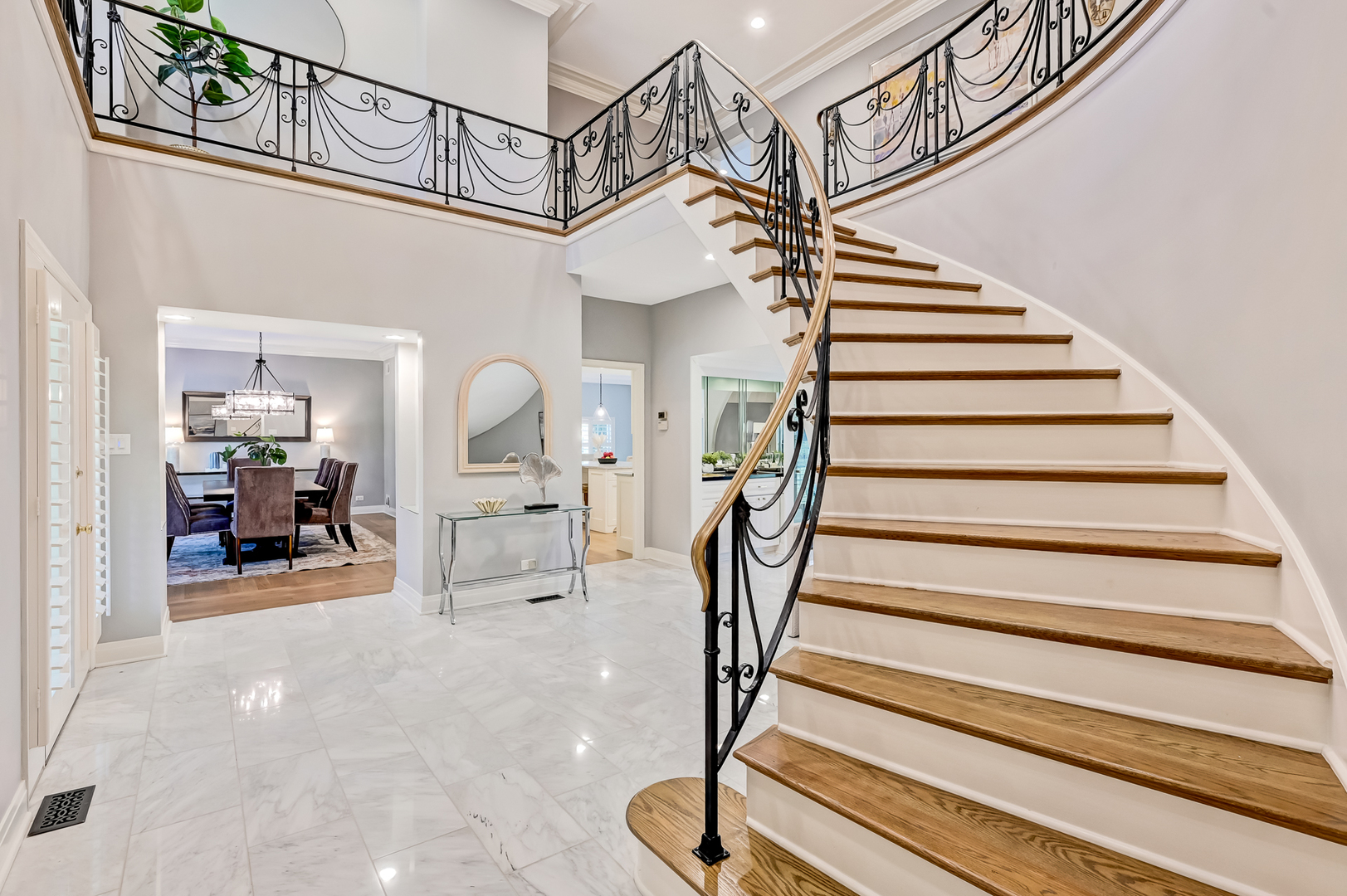 Photo 3 of Single family home for sale at 1604 Burr Ridge Clb, Burr Ridge, IL 60527 | MLS# 12792188 | Listing updated on 2026-10-23