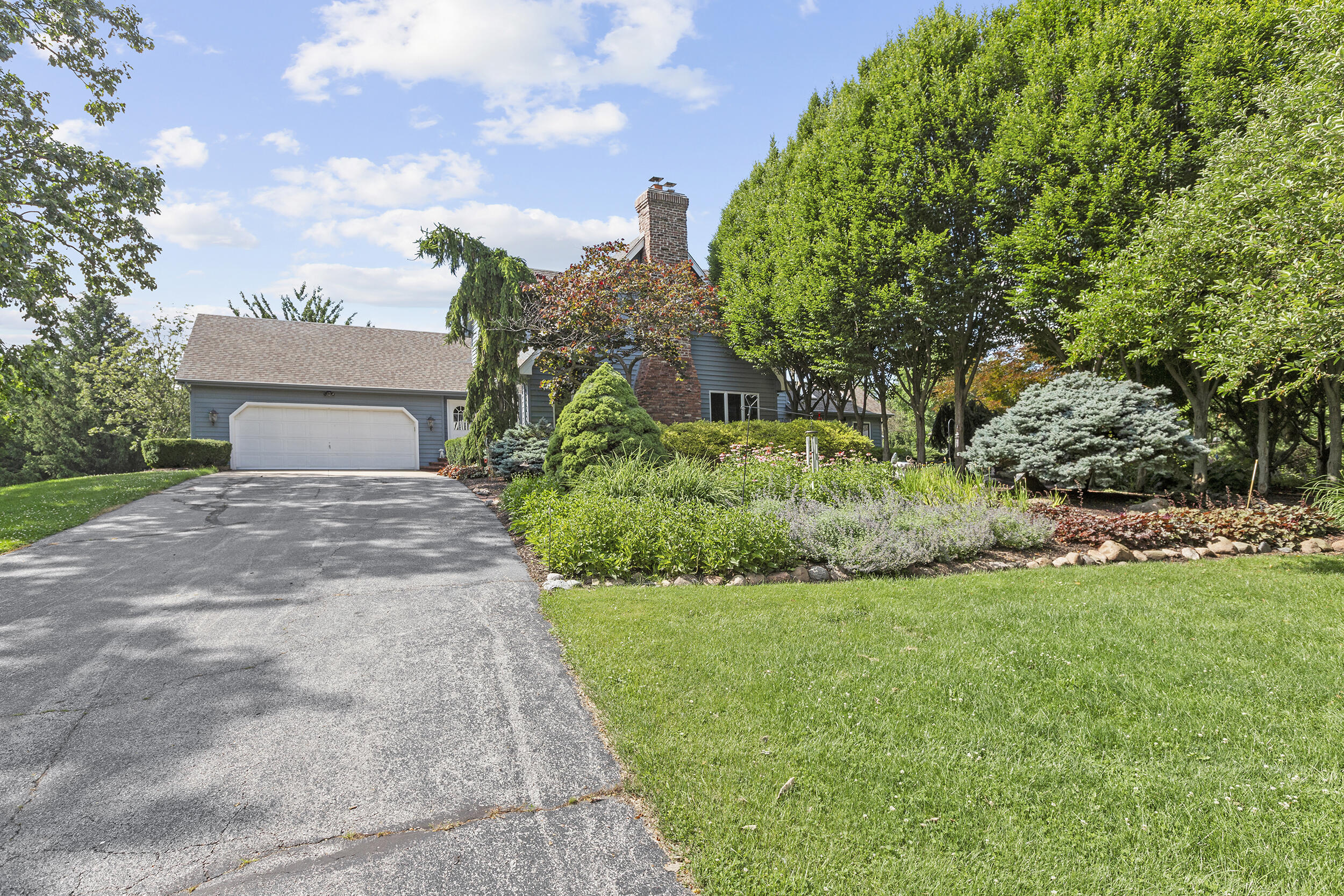 Photo 2 of Single family home for sale at 6234 E 109th Avenue, Crown Point, IN 46307 | MLS# 843296 | Listing updated on 2026-09-21