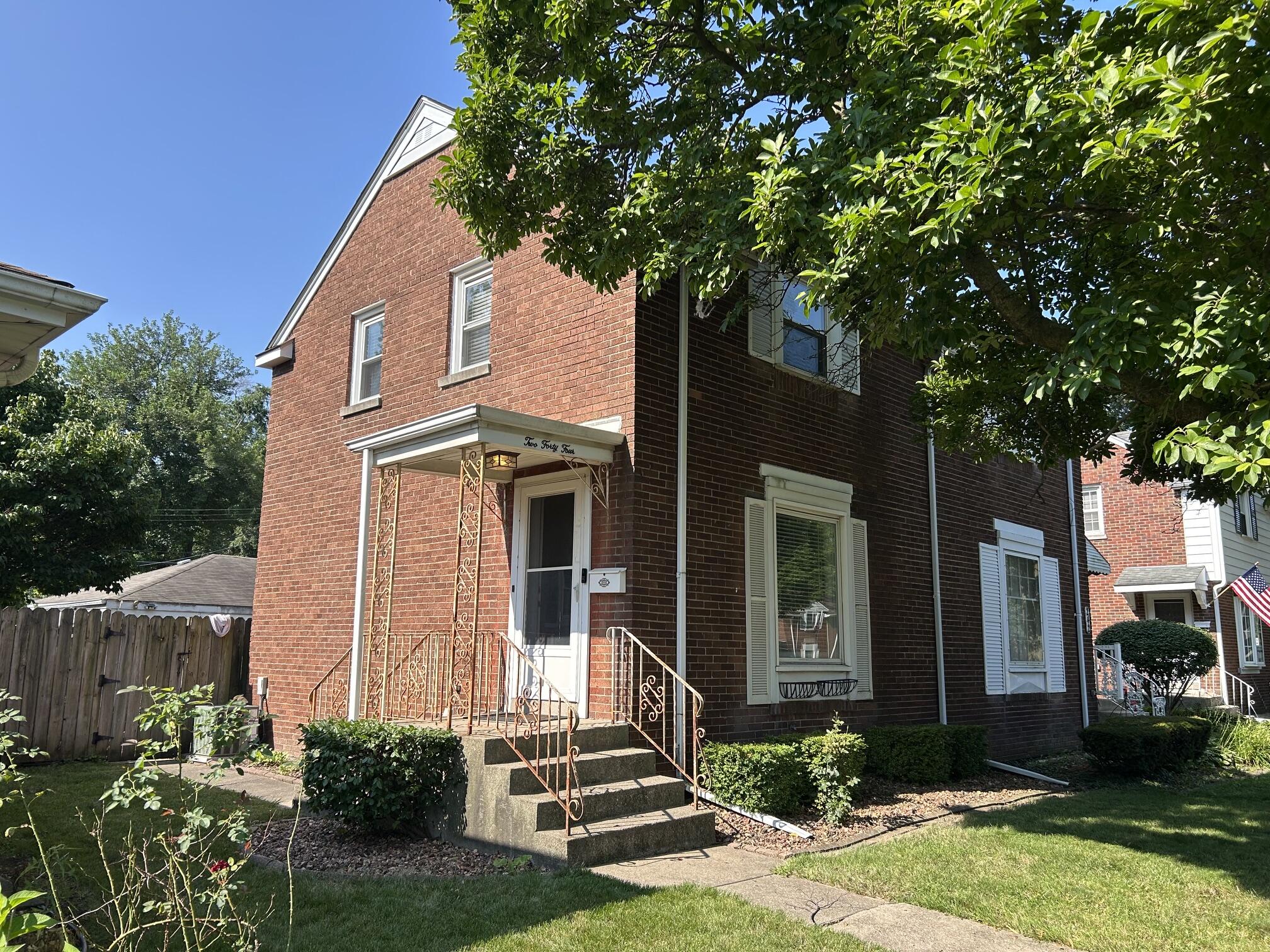 Photo 2 of Sale Pending at 244 Broadmoor Ave, Munster, IN 46321 | MLS# 843377 | Listing updated on 2026-09-21