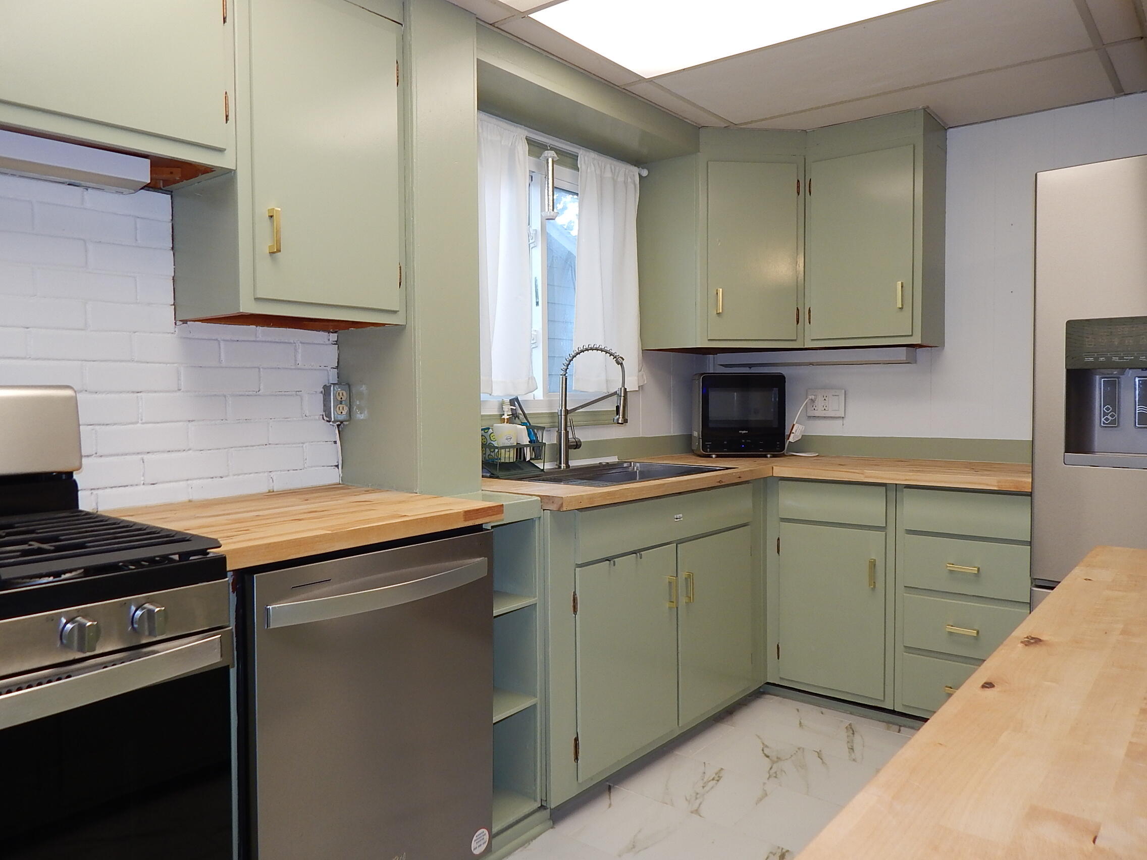 Photo 3 of Single family home for sale at 1009 W Coolspring Ave, Michigan City, IN 46360 | MLS# 845270 | Listing updated on 2026-09-21