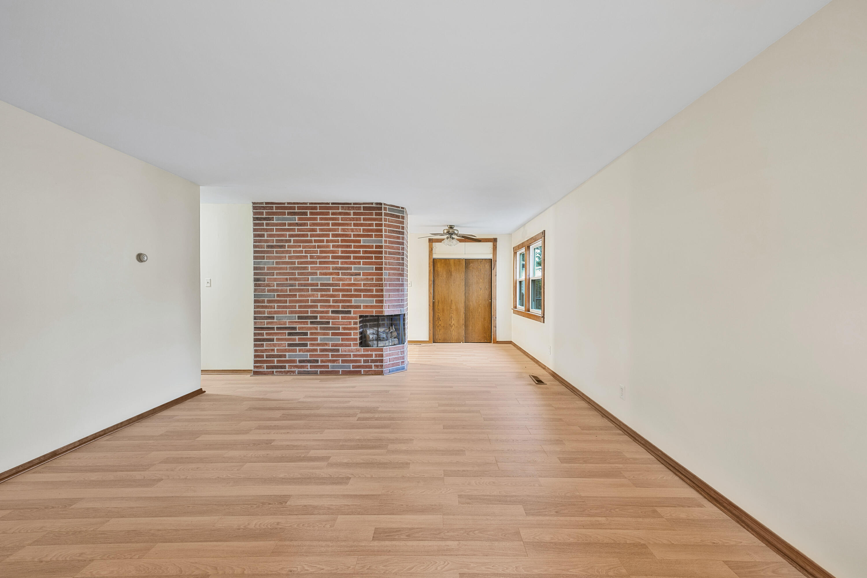 Photo 4 of Sale Pending at 6336 Ohio Ave, Hammond, IN 46323 | MLS# 845537 | Listing updated on 2026-09-21