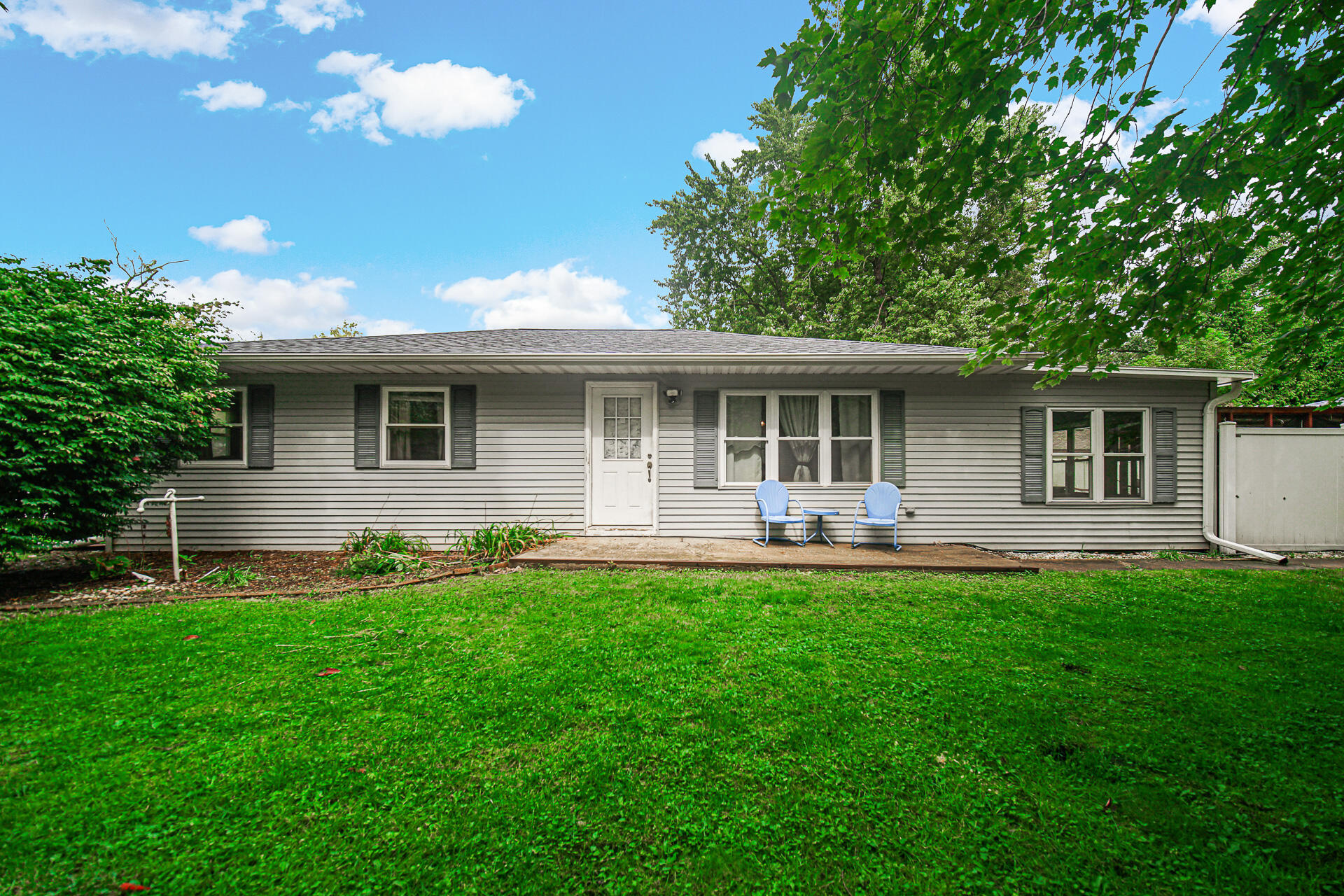 Single family home for sale at 140 Hjelm Rd, Chesterton, IN 46304 | MLS# 845546