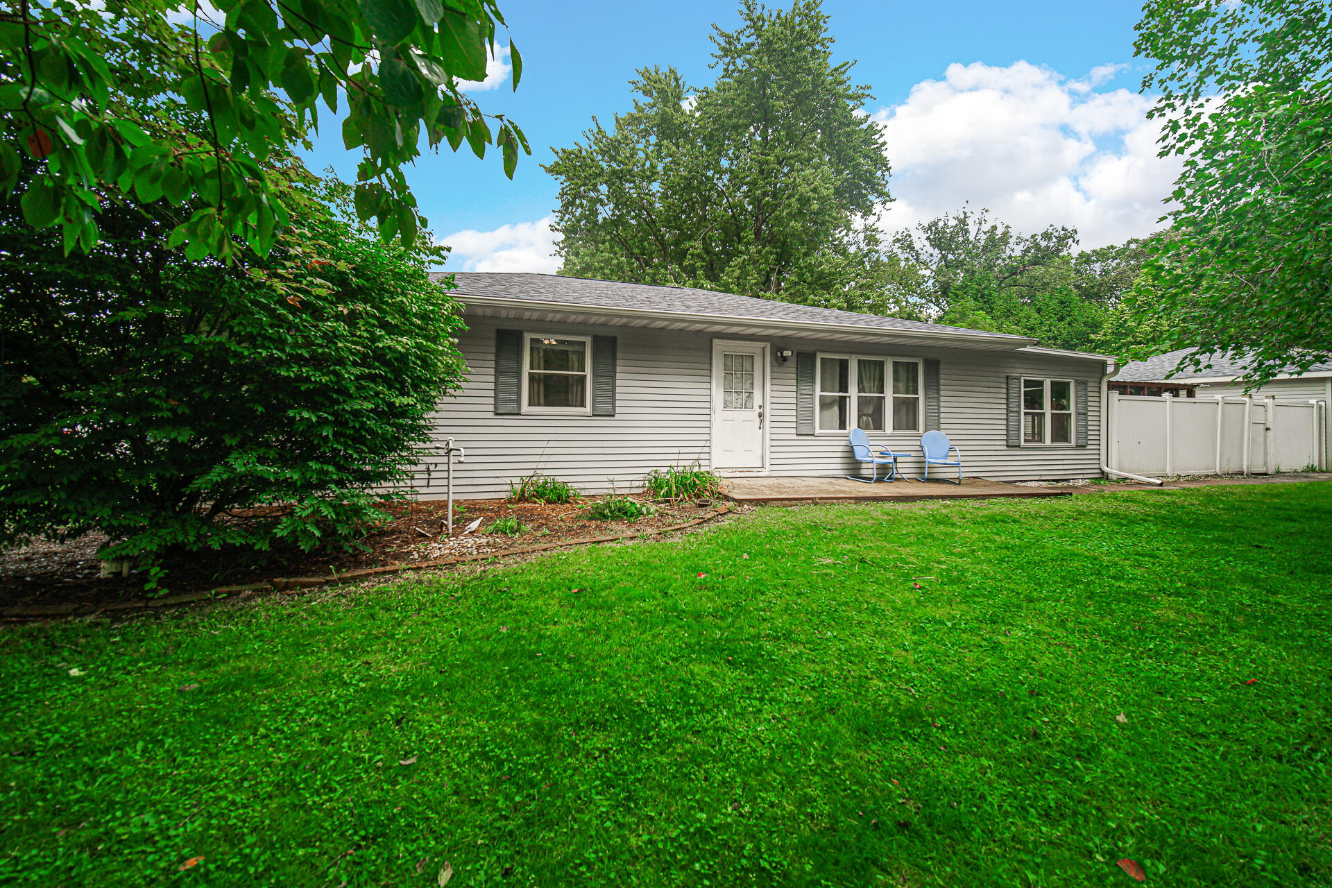 Photo 3 of Single family home for sale at 140 Hjelm Rd, Chesterton, IN 46304 | MLS# 845546 | Listing updated on 2026-09-21