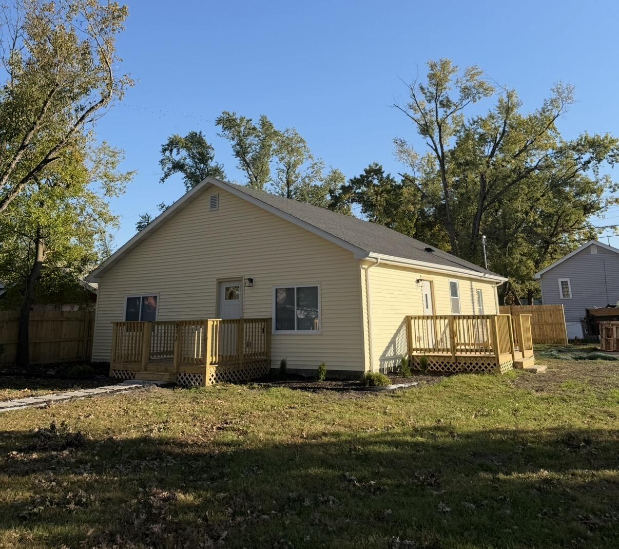 Photo 1 of Single family home for sale at 911 E 28th Avenue, Lake Station, IN 46405 | MLS# 846708 | Listing updated on 2026-10-23