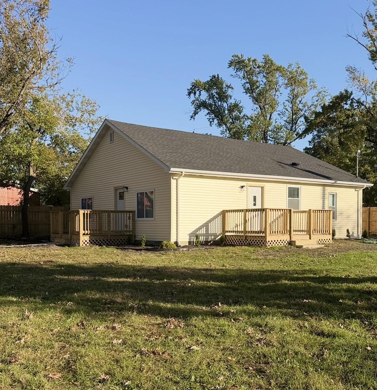 Photo 2 of Single family home for sale at 911 E 28th Avenue, Lake Station, IN 46405 | MLS# 846708 | Listing updated on 2026-10-23