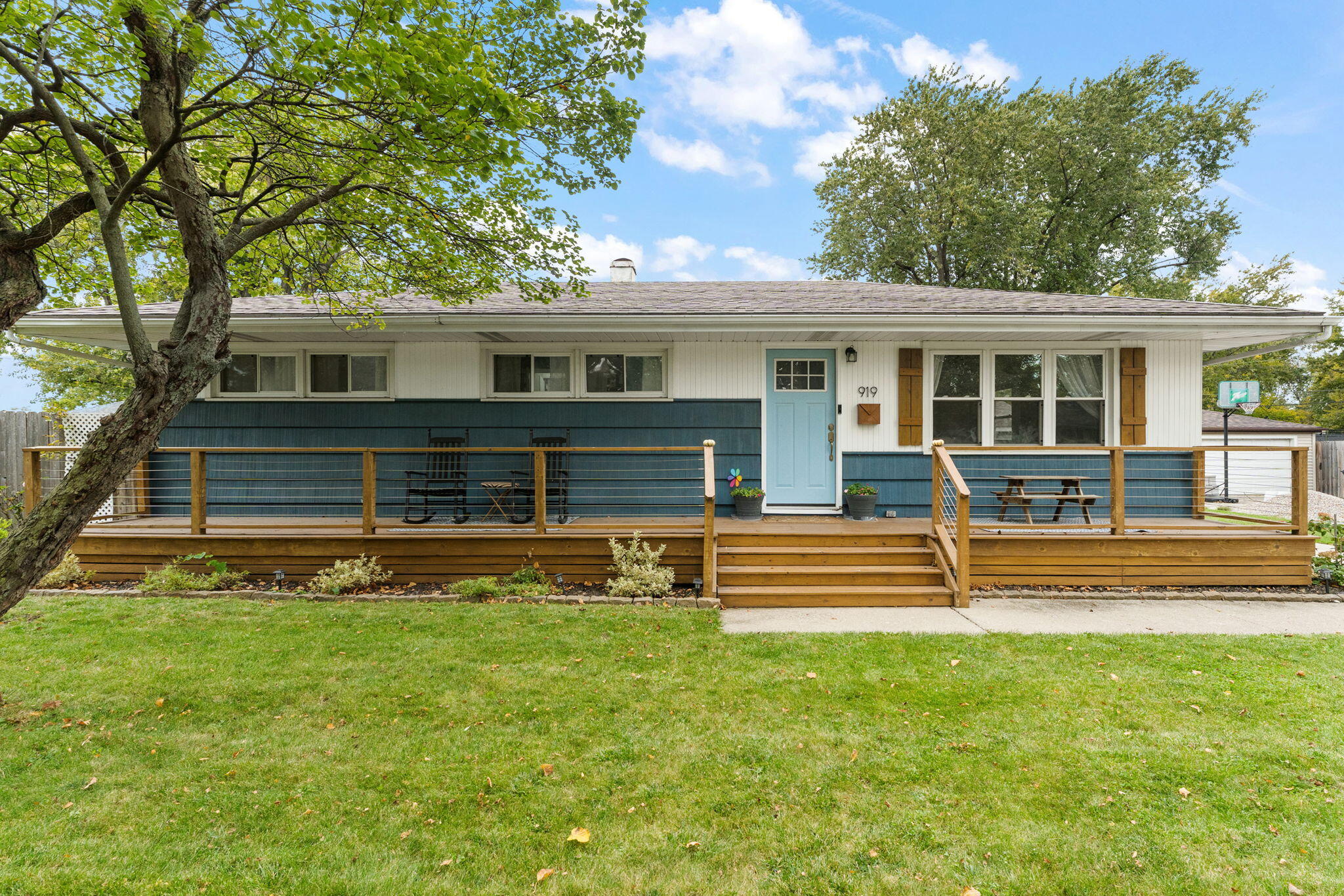 Single family home for sale at 919 E Crestview Ct, Crown Point, IN 46307 | MLS# 847325