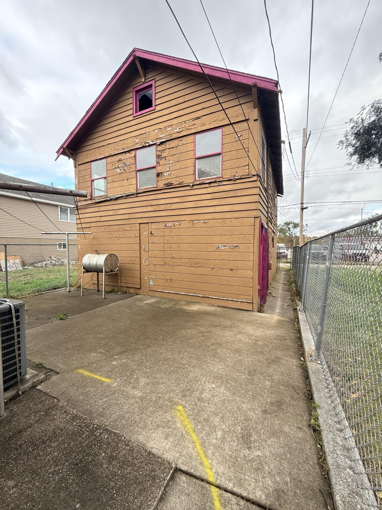 Photo 1 of Single family home for sale at 2549 Washington St, Gary, IN 46407 | MLS# 847300 | Listing updated on 2026-10-24