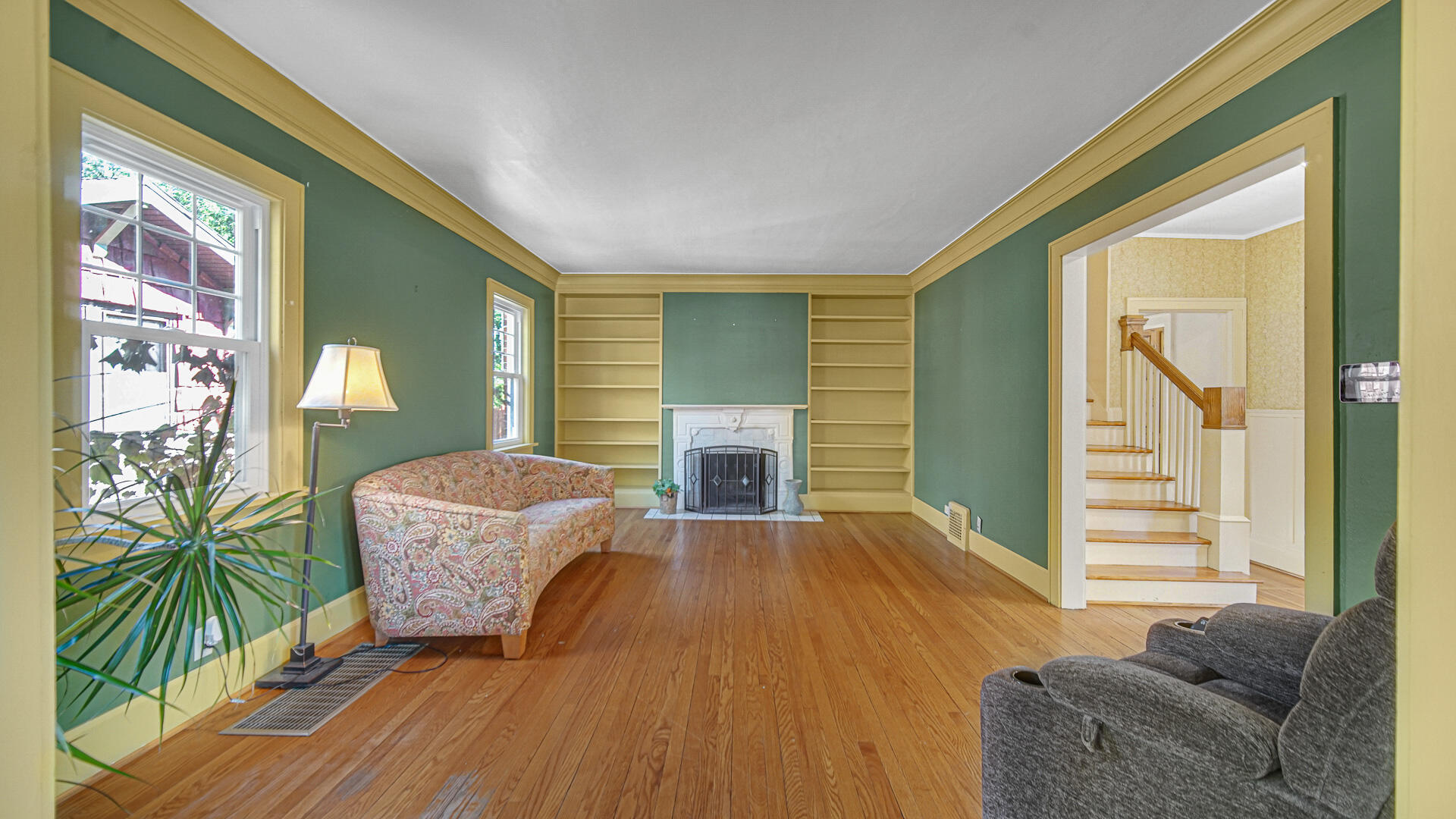Photo 1 of Single family home for sale at 6235 Moraine Ave, Hammond, IN 46324 | MLS# 847329 | Listing updated on 2026-10-25