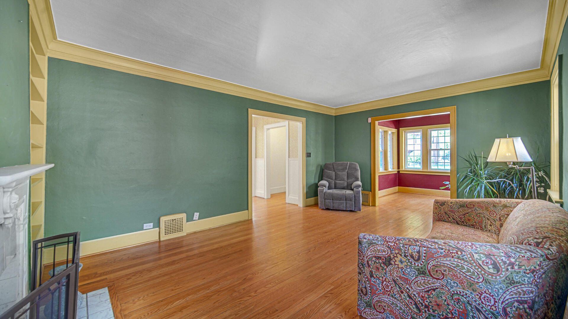 Photo 2 of Single family home for sale at 6235 Moraine Ave, Hammond, IN 46324 | MLS# 847329 | Listing updated on 2026-10-25