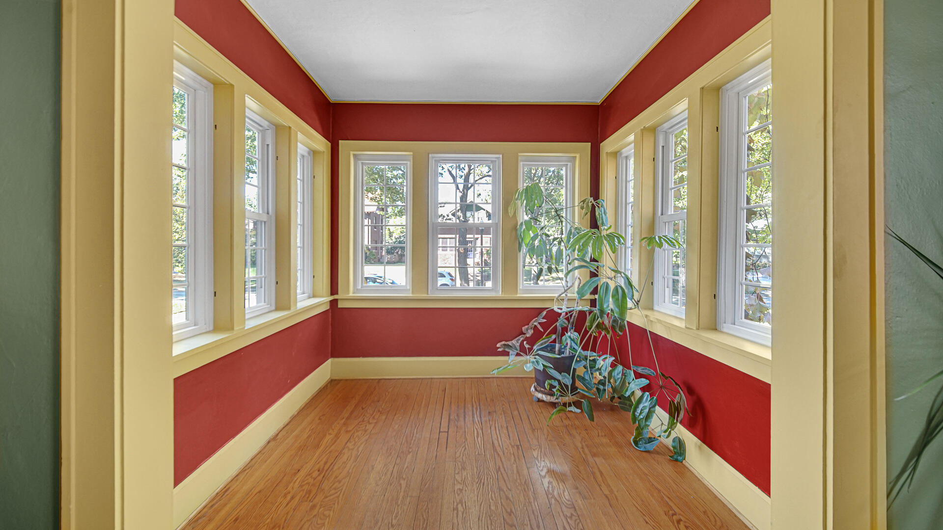 Photo 3 of Single family home for sale at 6235 Moraine Ave, Hammond, IN 46324 | MLS# 847329 | Listing updated on 2026-10-25