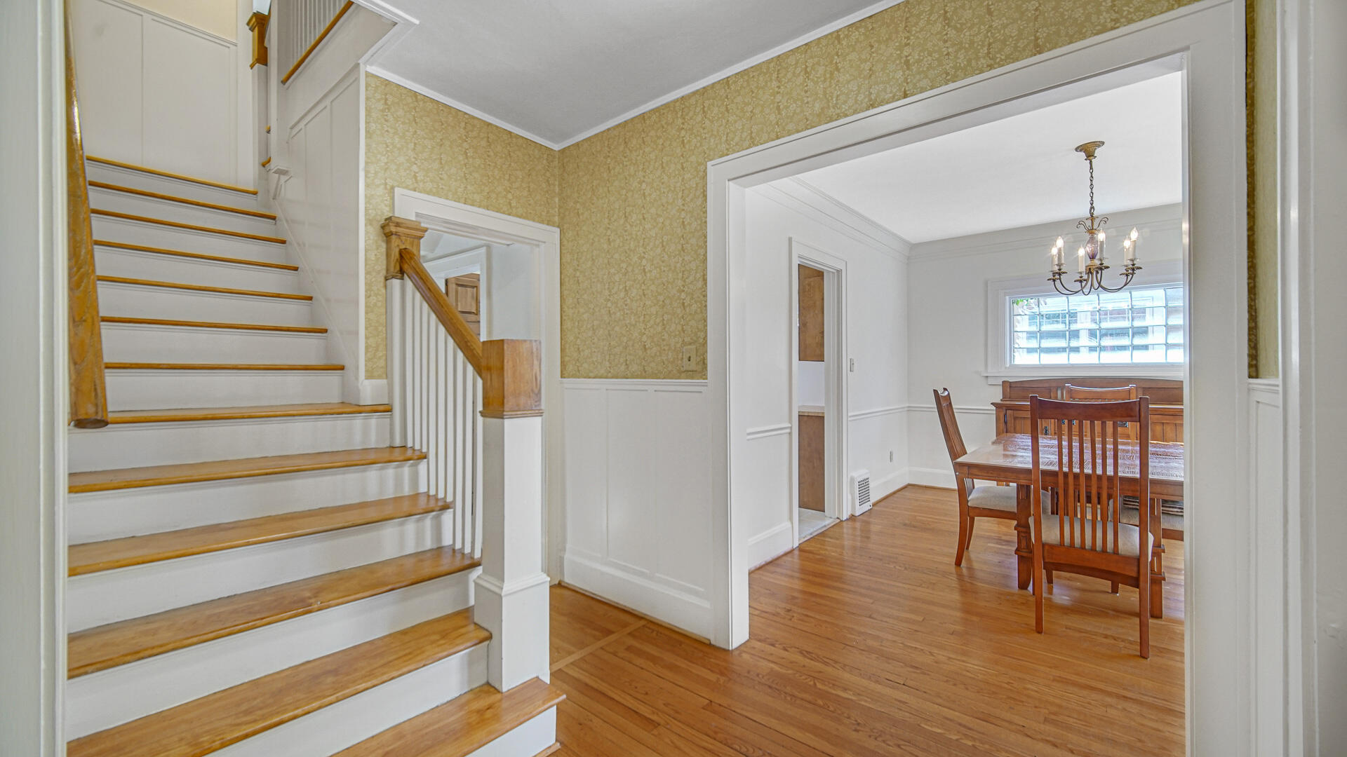 Photo 4 of Single family home for sale at 6235 Moraine Ave, Hammond, IN 46324 | MLS# 847329 | Listing updated on 2026-10-25
