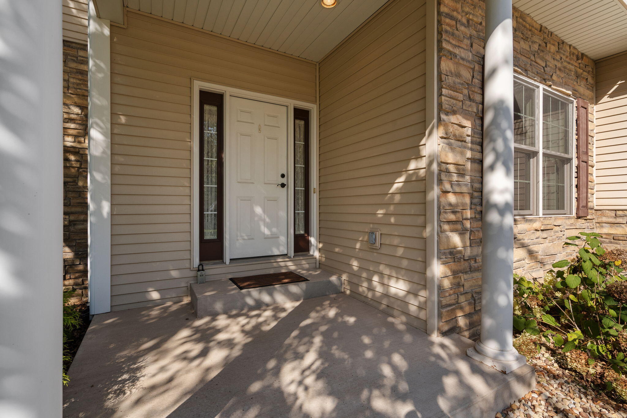 Photo 3 of Single family home for sale at 2524 Hilfiger Dr, Chesterton, IN 46304 | MLS# 847303 | Listing updated on 2026-10-25