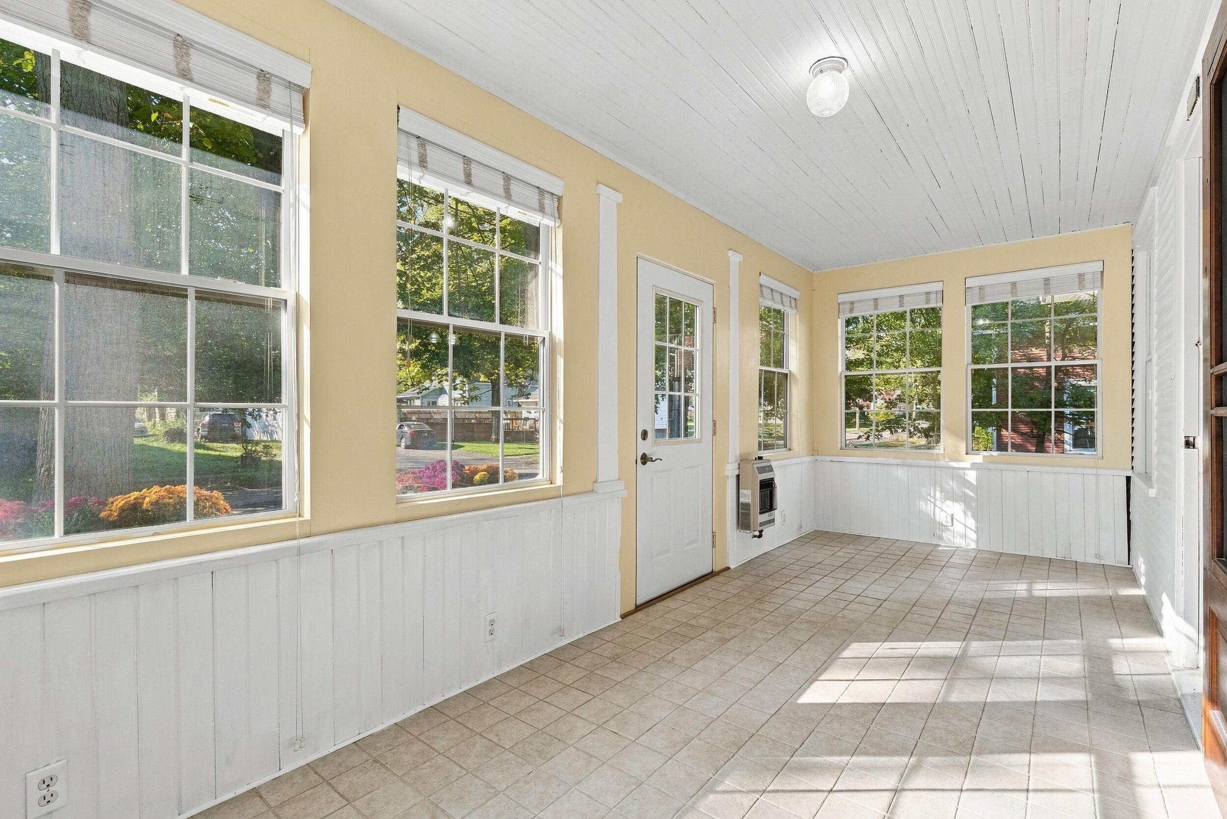 Photo 2 of Single family home for sale at 605 Institute St, Valparaiso, IN 46383 | MLS# 847278 | Listing updated on 2026-10-24