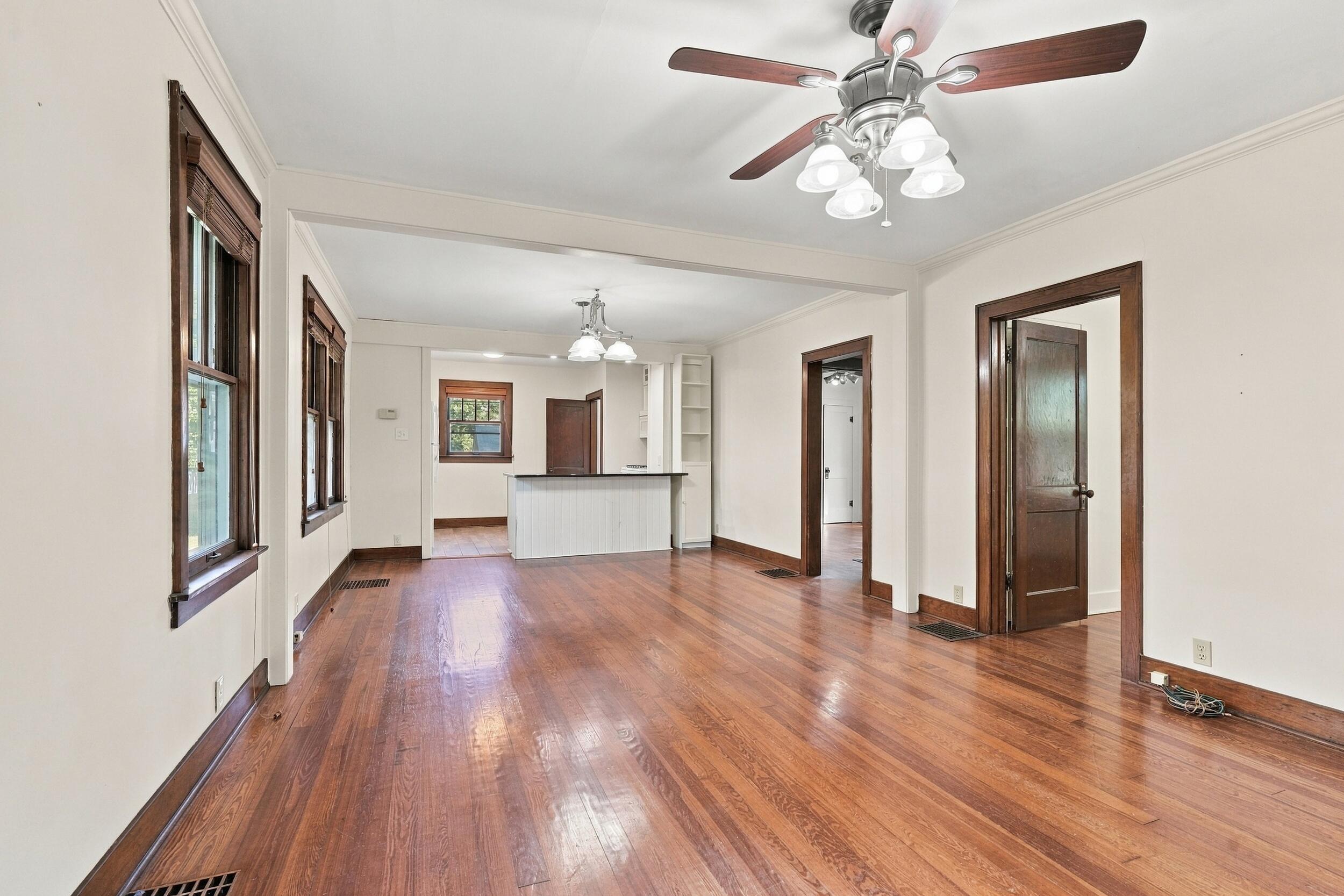 Photo 3 of Single family home for sale at 605 Institute St, Valparaiso, IN 46383 | MLS# 847278 | Listing updated on 2026-10-24