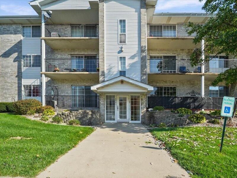 Photo 2 of Condo for sale at 404 Sturdy Rd #2A, Valparaiso, IN 46383 | MLS# 847299 | Listing updated on 2026-10-23