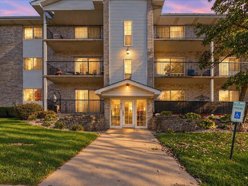 Condo for sale at 404 Sturdy Rd #2A, Valparaiso, IN 46383 | MLS# 847299